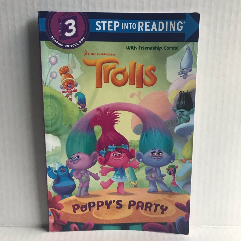 ♦️$3♦️ Poppy’s Party Trolls book - with friendship cards